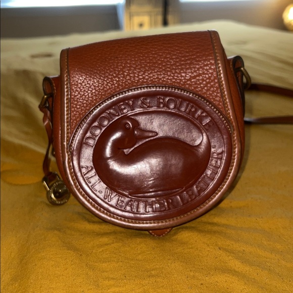 Dooney & Bourke Handbags - Dooney & Bourke Tan Leather Crossbody Bag